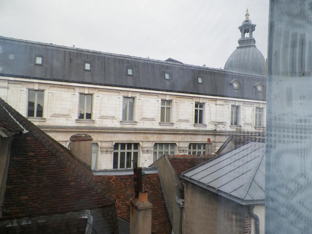 Hotel Du Commerce Auxerre Kültér fotó